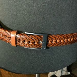 Like new mens Chaoren warm brown braided leather belt 1 1/8”